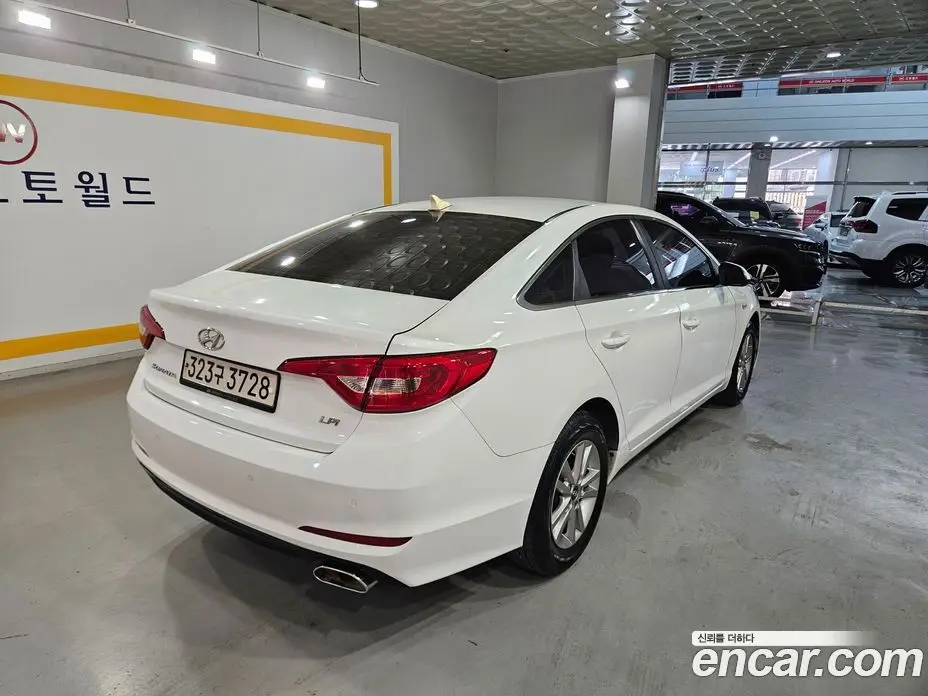 Hyundai Sonata 2015 2.0 автомат (гидро), фото 5