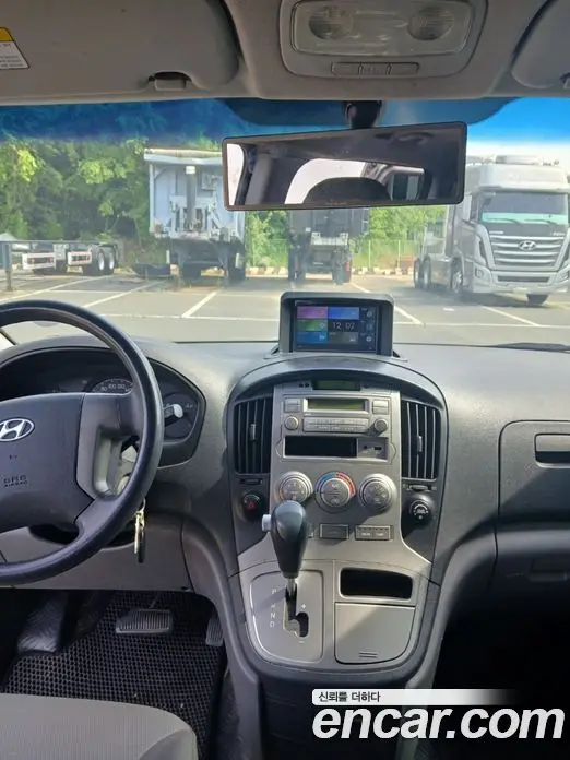 Hyundai Starex 2010 2.5 автомат (гидро), фото 9