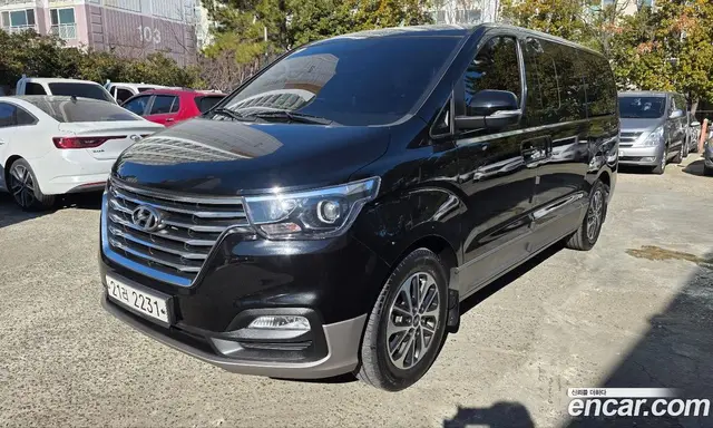 Hyundai Starex 2018 2.5 автомат (гидро), миниатюра 1