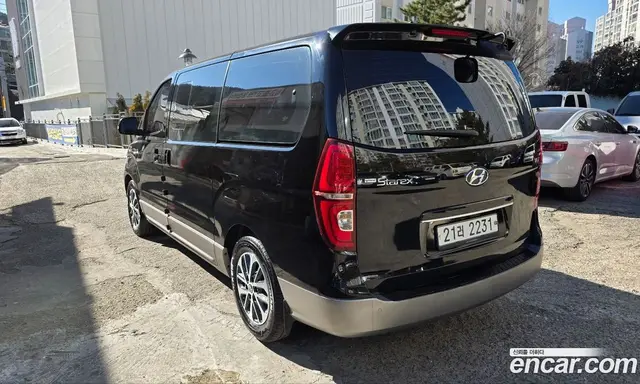 Hyundai Starex 2018 2.5 автомат (гидро), миниатюра 2