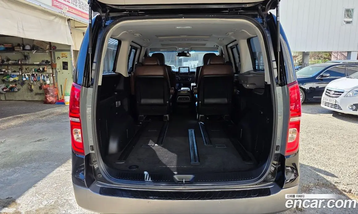 Hyundai Starex 2018 2.5 автомат (гидро), фото 14