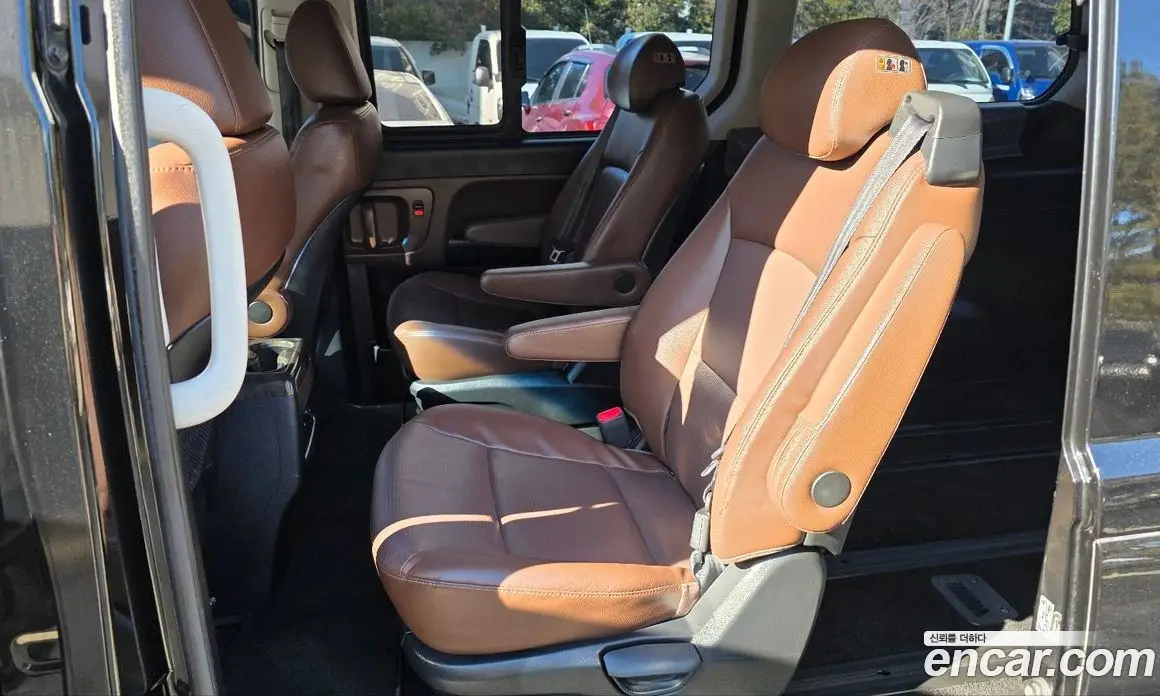 Hyundai Starex 2018 2.5 автомат (гидро), фото 16