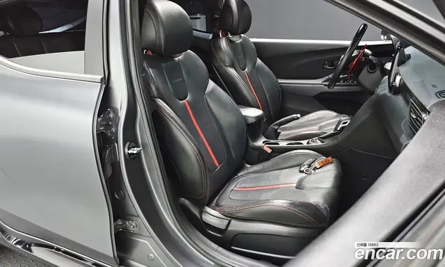 Hyundai Veloster 2018 1.6 автомат (гидро), миниатюра 11