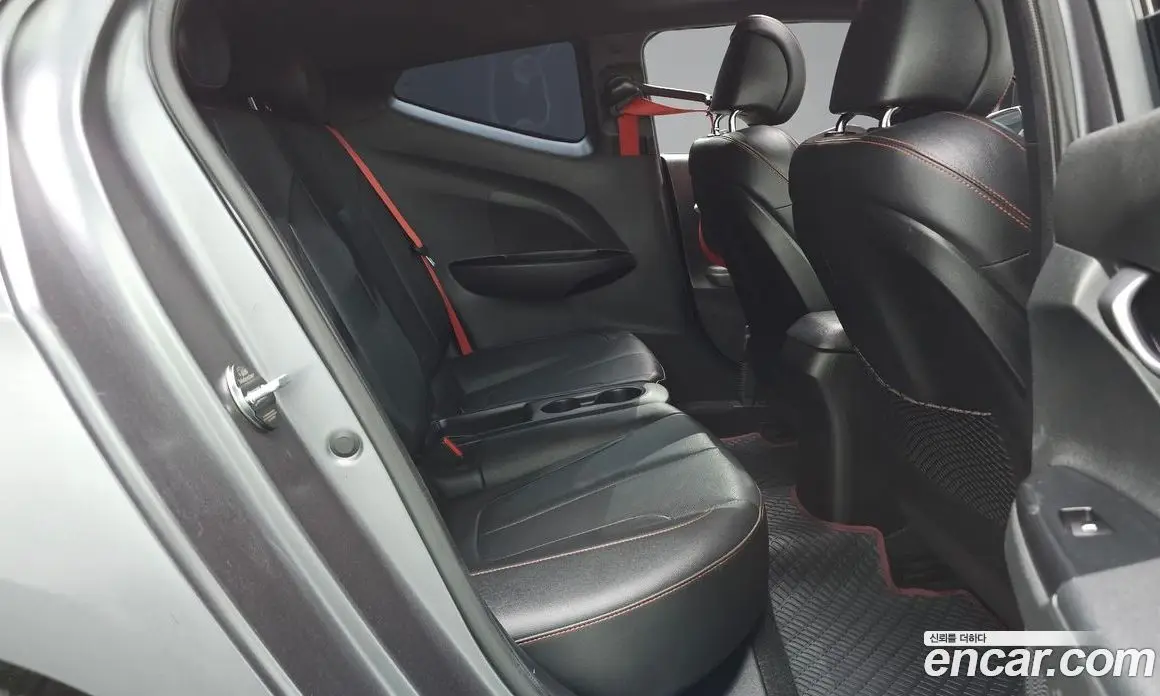 Hyundai Veloster 2018 1.6 автомат (гидро), фото 12