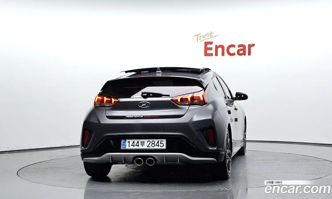 Hyundai Veloster 2018 1.6 автомат (гидро), фото 4