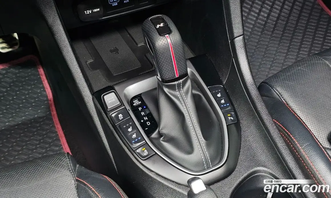 Hyundai Veloster 2018 1.6 автомат (гидро), фото 9