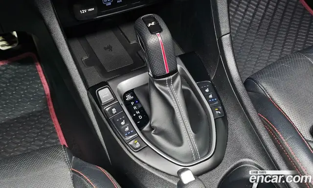 Hyundai Veloster 2018 1.6 автомат (гидро), миниатюра 9