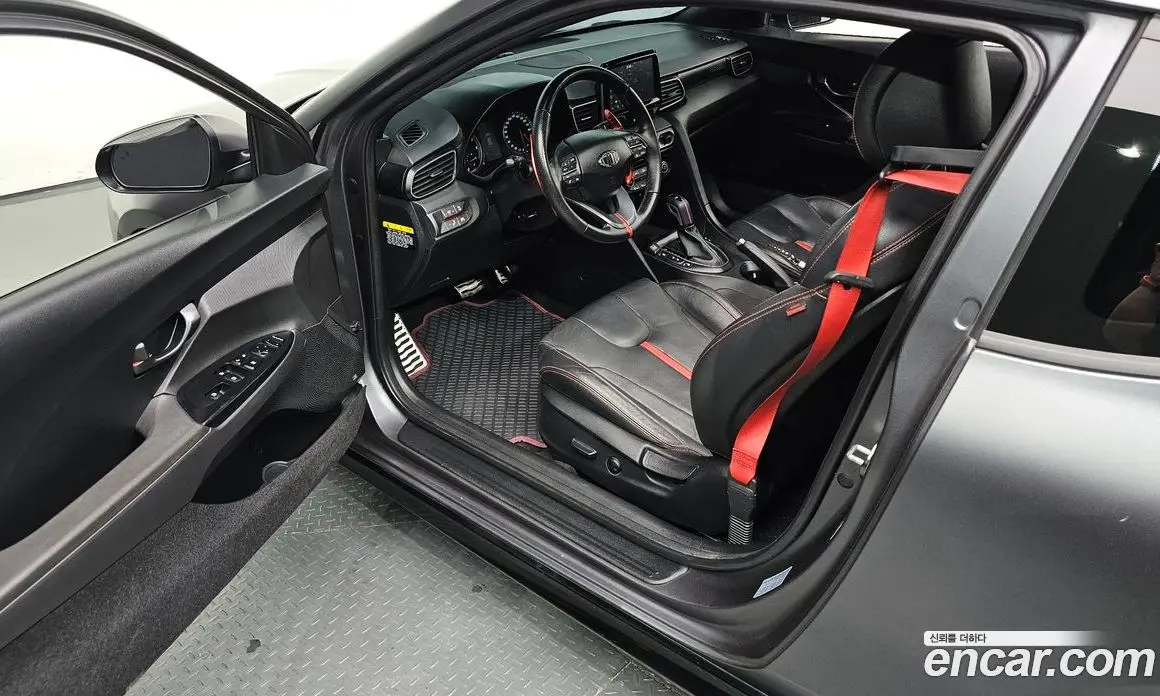 Hyundai Veloster 2018 1.6 автомат (гидро), фото 10