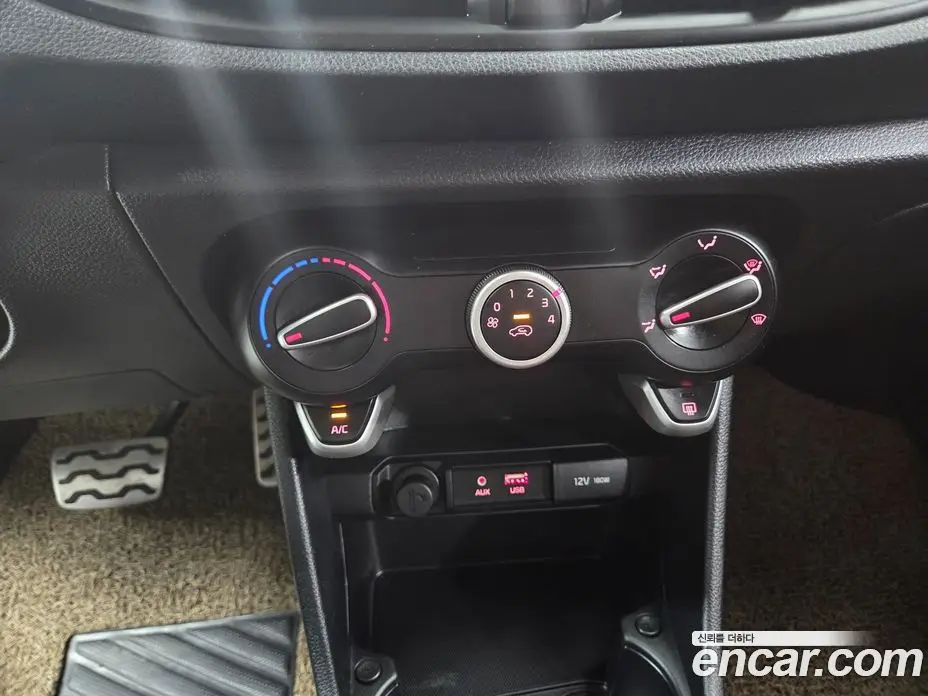 Kia Morning 2017 1.0 автомат (гидро), фото 18 Kia Morning 2017 1.0 автомат (гидро), фото 18