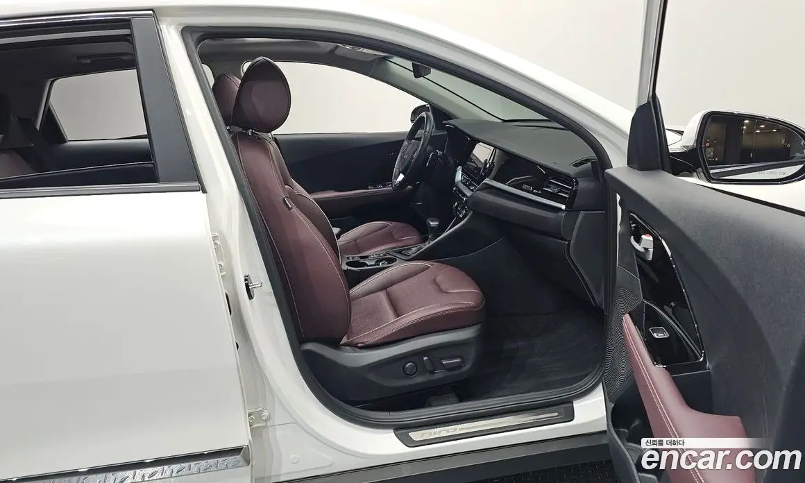 Kia Niro 2021 1.6 автомат (гидро), фото 11