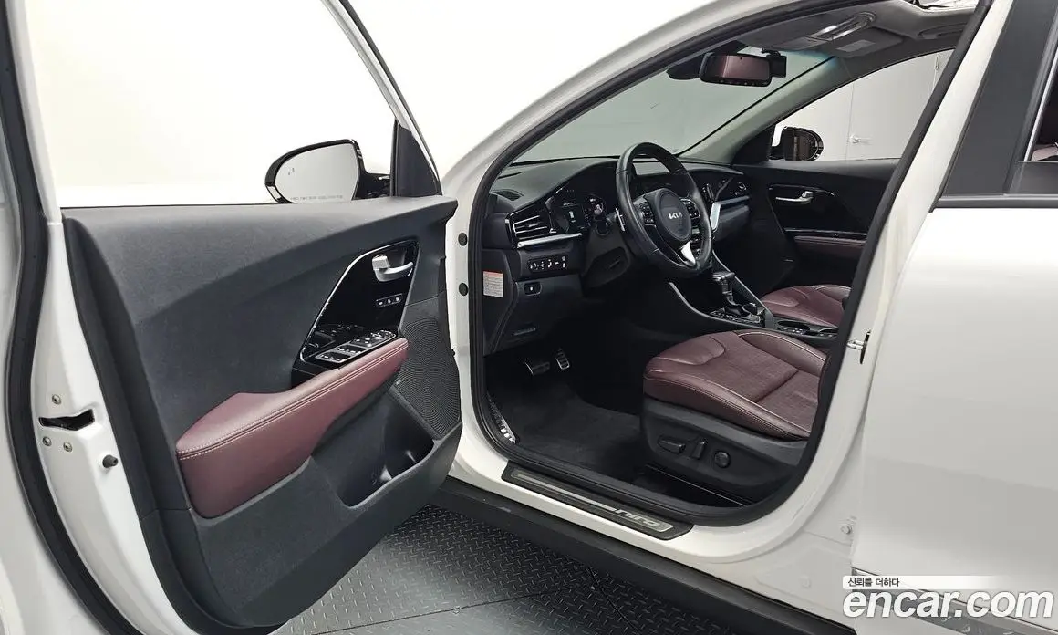 Kia Niro 2021 1.6 автомат (гидро), фото 10