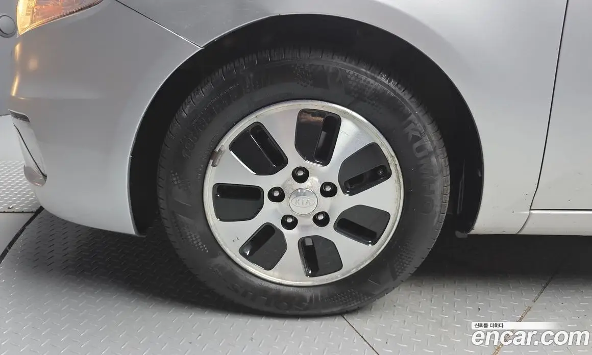 Kia Porte 2013 1.6 автомат (гидро), фото 5