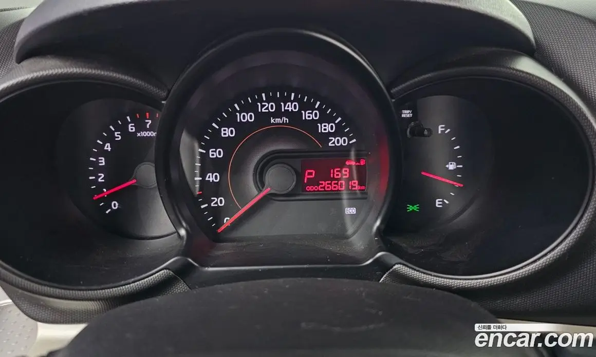 Kia Ray 2017 1.0 автомат (гидро), фото 8