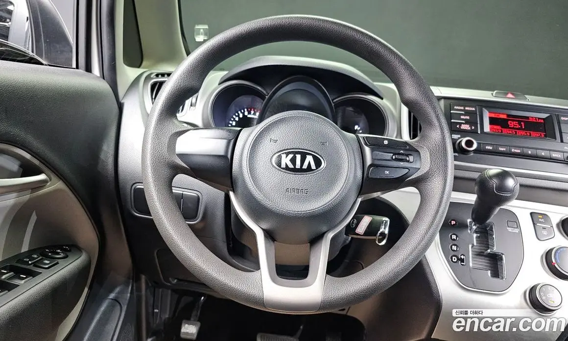 Kia Ray 2020 1.0 автомат (гидро), фото 11