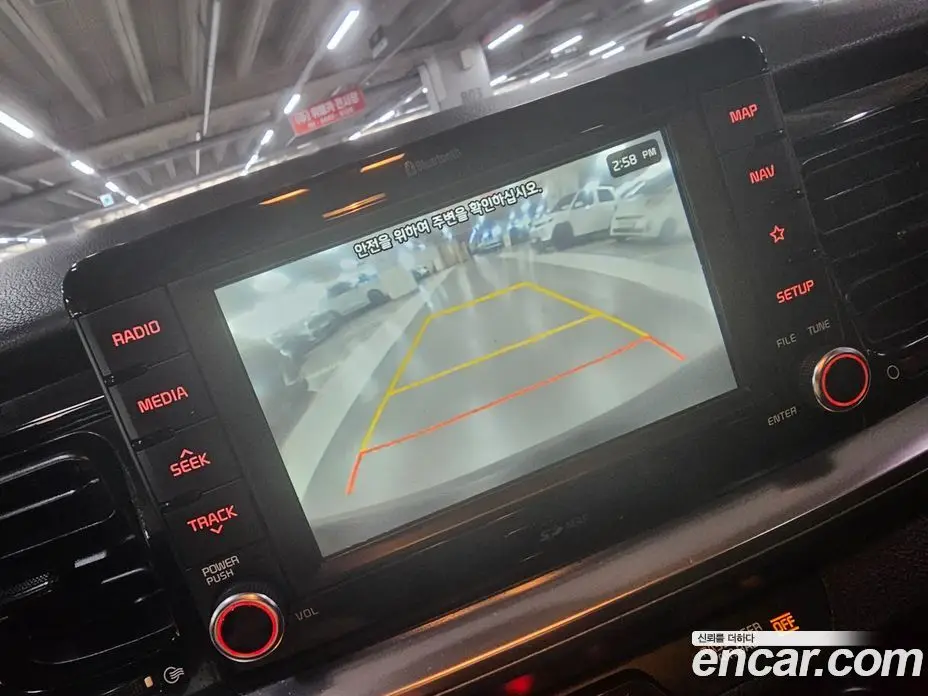 Kia Stonic 2018 1.4 автомат (гидро), фото 13