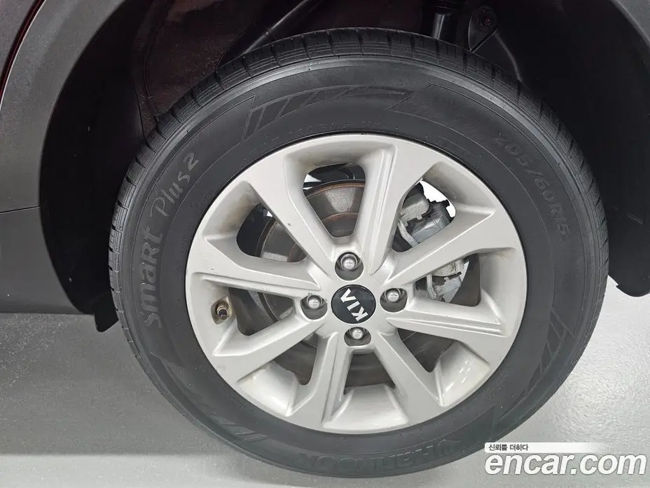 Kia Stonic 2018 1.4 автомат (гидро), фото 17