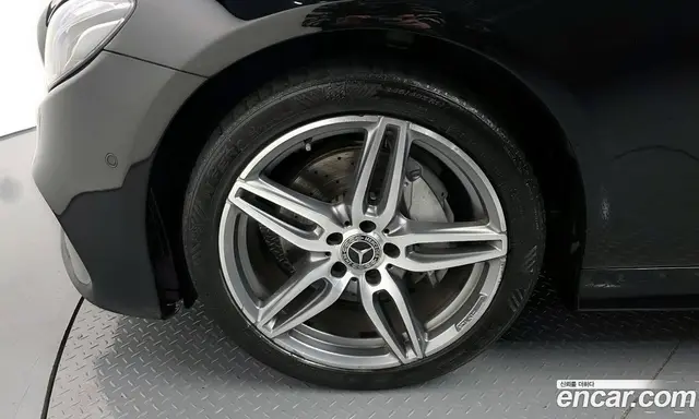 Mercedes-Benz E-Class 2017 1.9 автомат (гидро), миниатюра 5