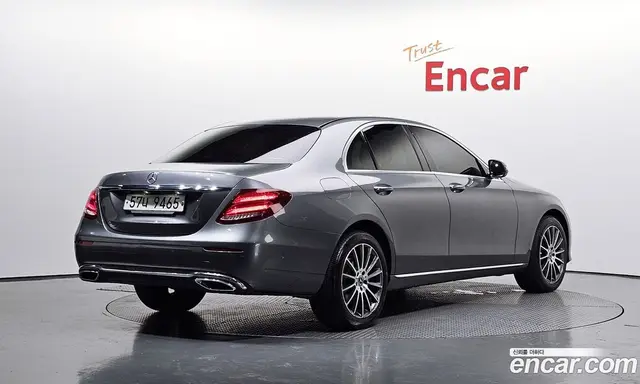 Mercedes-Benz E-Class 2017 1.9 автомат (гидро), миниатюра 2