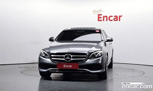 Mercedes-Benz E-Class 2017 1.9 автомат (гидро), миниатюра 3