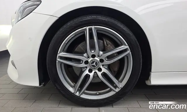Mercedes-Benz E-Class 2018 1.9 автомат (гидро), миниатюра 5