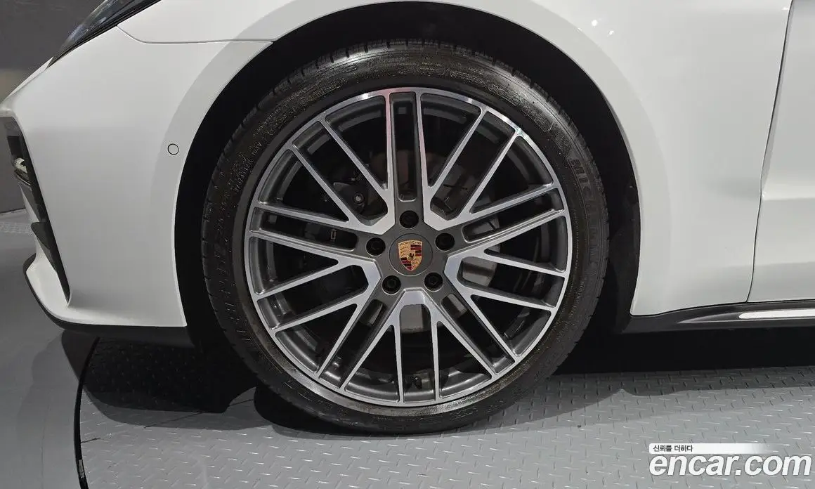 Porsche Panamera 2025 2.9 автомат (гидро), фото 5 Porsche Panamera 2025 2.9 автомат (гидро), фото 5