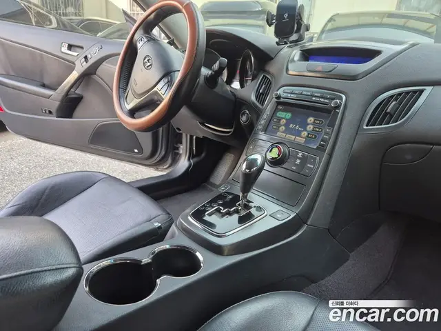 Hyundai Genesis 2011 2.0 автомат (гидро), миниатюра 11