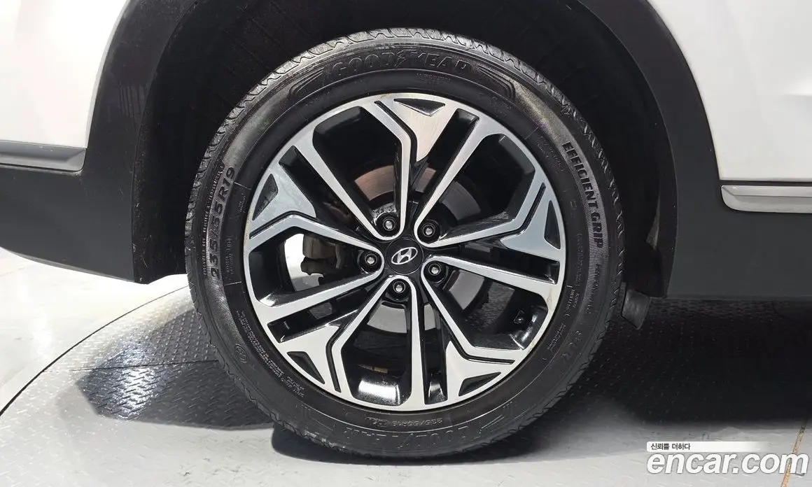 Hyundai Santa Fe 2018 2.0 автомат (гидро), фото 5
