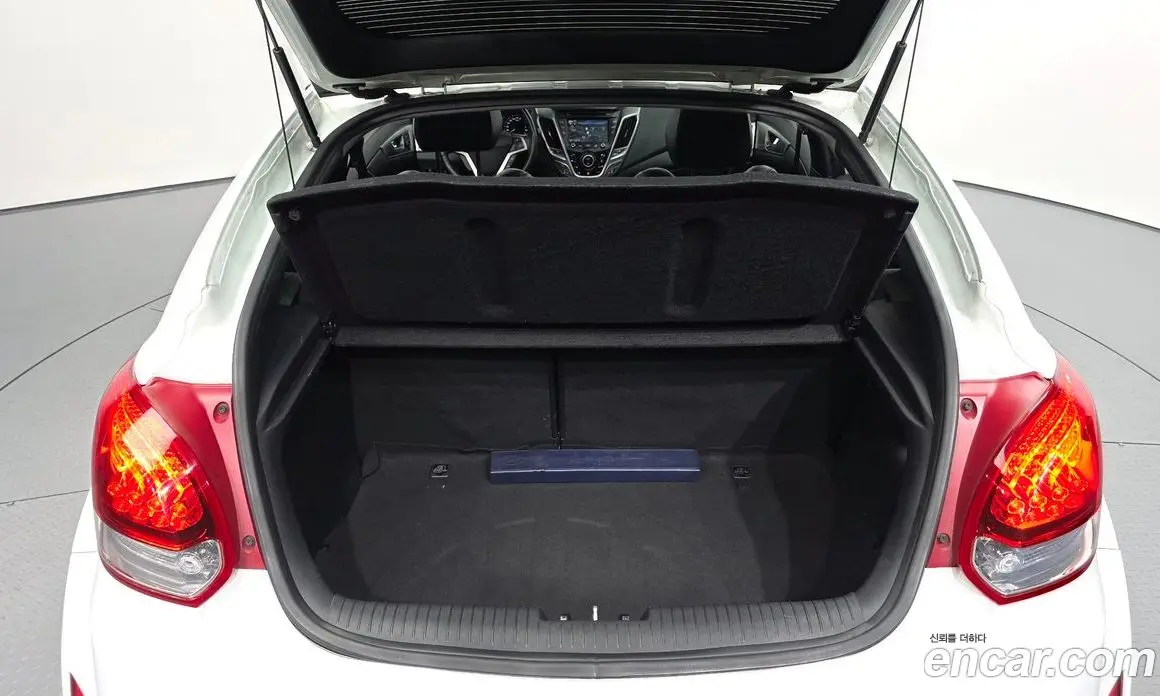 Hyundai Veloster 2011 1.6 автомат (гидро), фото 20