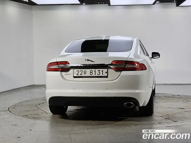 Jaguar XF 2014 2.2 автомат (гидро), миниатюра 3