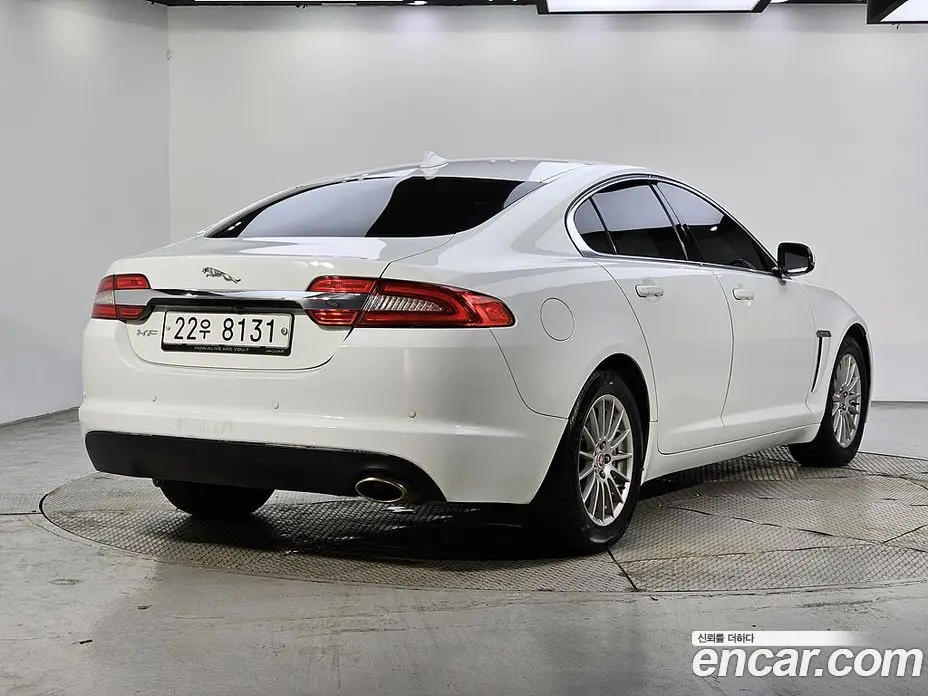 Jaguar XF 2014 2.2 автомат (гидро), фото 4
