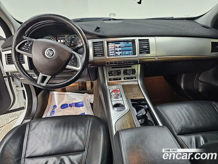 Jaguar XF 2014 2.2 автомат (гидро), фото 7