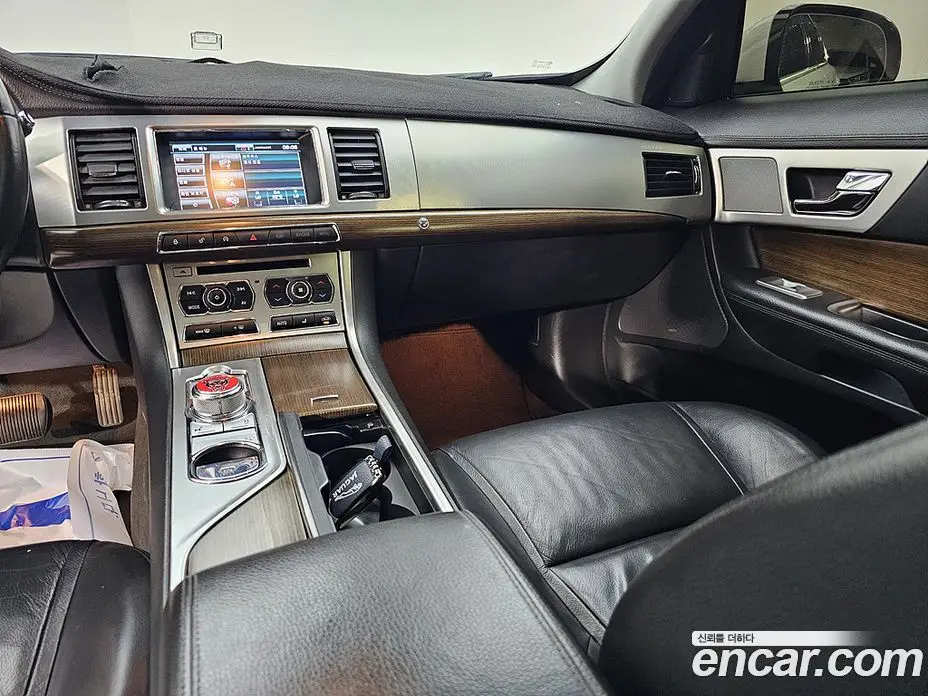 Jaguar XF 2014 2.2 автомат (гидро), фото 9