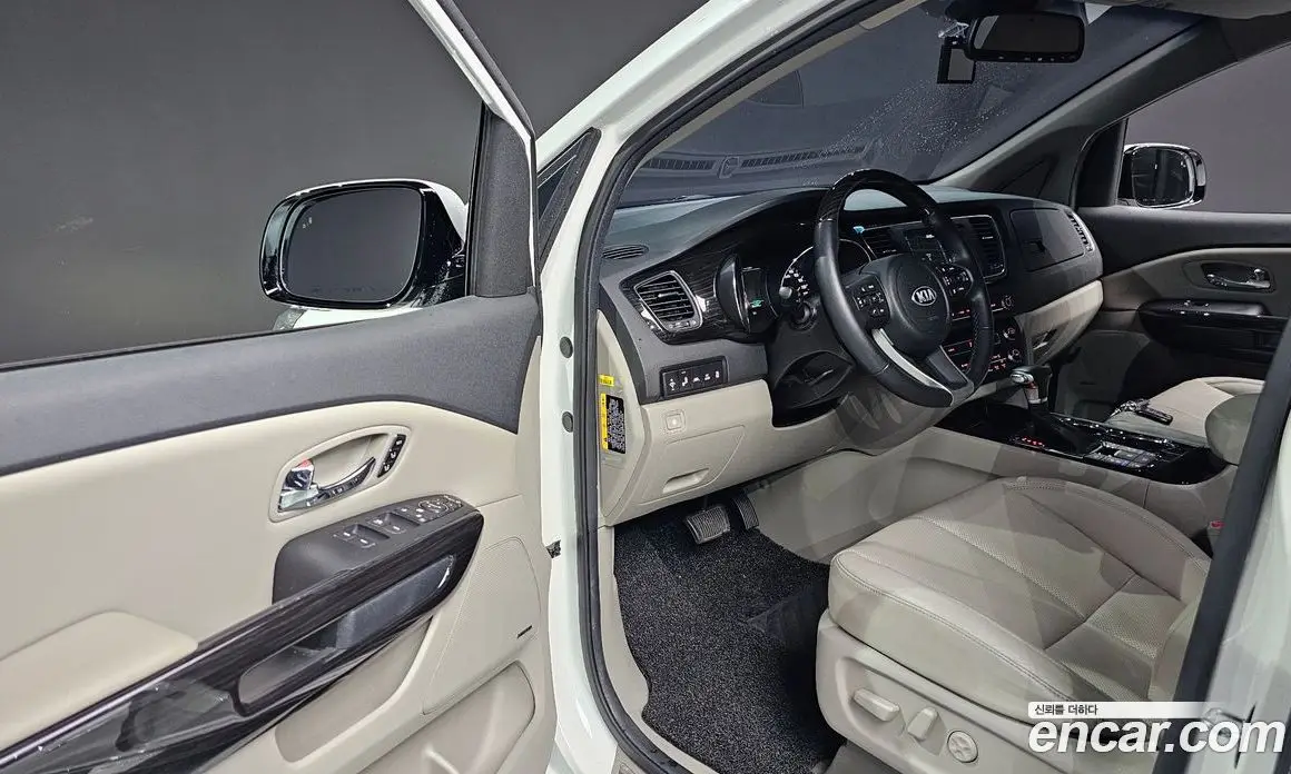 Kia Carnival 2020 2.2 автомат (гидро), фото 16