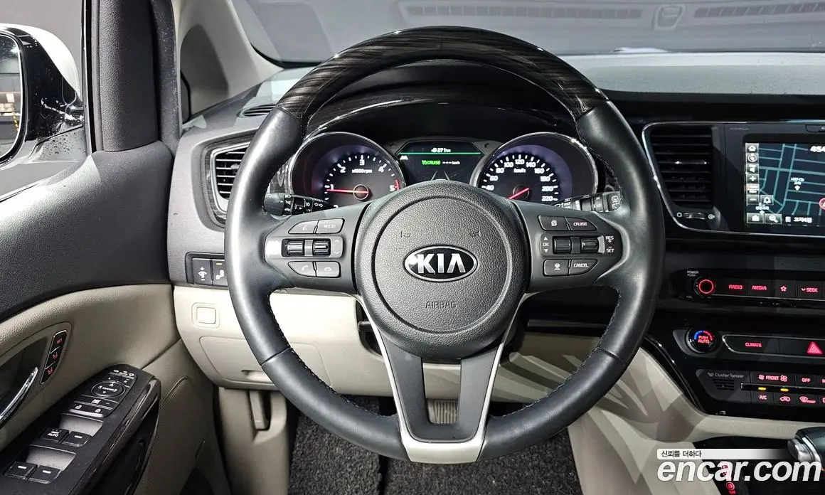 Kia Carnival 2020 2.2 автомат (гидро), фото 17