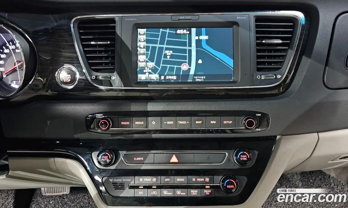 Kia Carnival 2020 2.2 автомат (гидро), фото 18