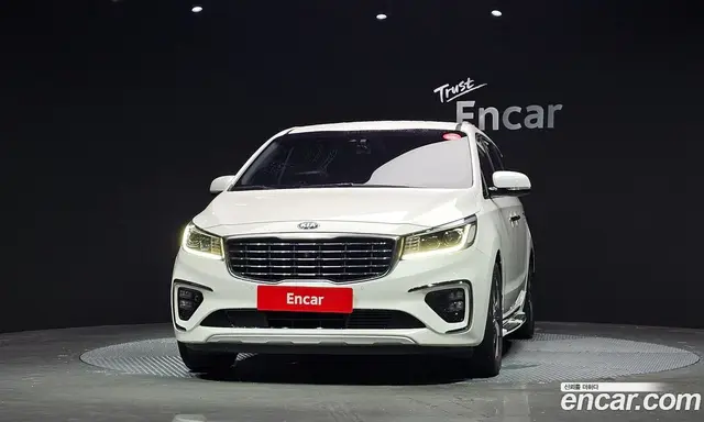 Kia Carnival 2020 2.2 автомат (гидро), миниатюра 3