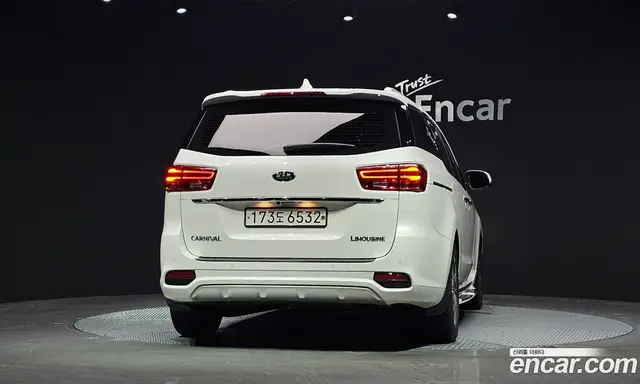 Kia Carnival 2020 2.2 автомат (гидро), миниатюра 4