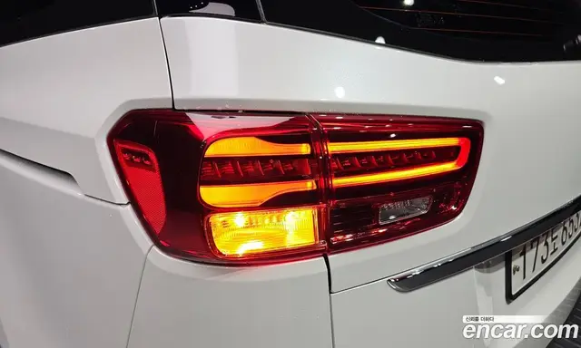 Kia Carnival 2020 2.2 автомат (гидро), миниатюра 9