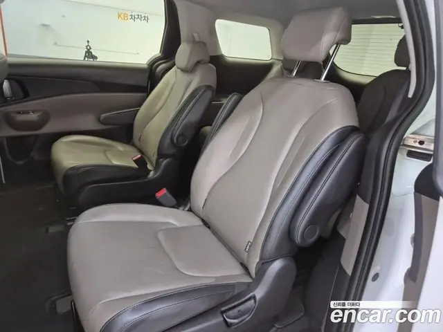 Kia Carnival 2024 1.6 автомат (гидро), миниатюра 5