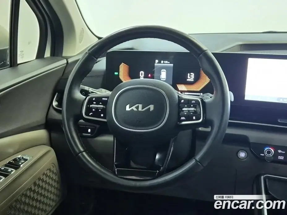 Kia Carnival 2024 1.6 автомат (гидро), фото 8