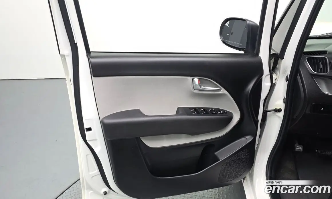 Kia Ray 2021 1.0 автомат (гидро), фото 14