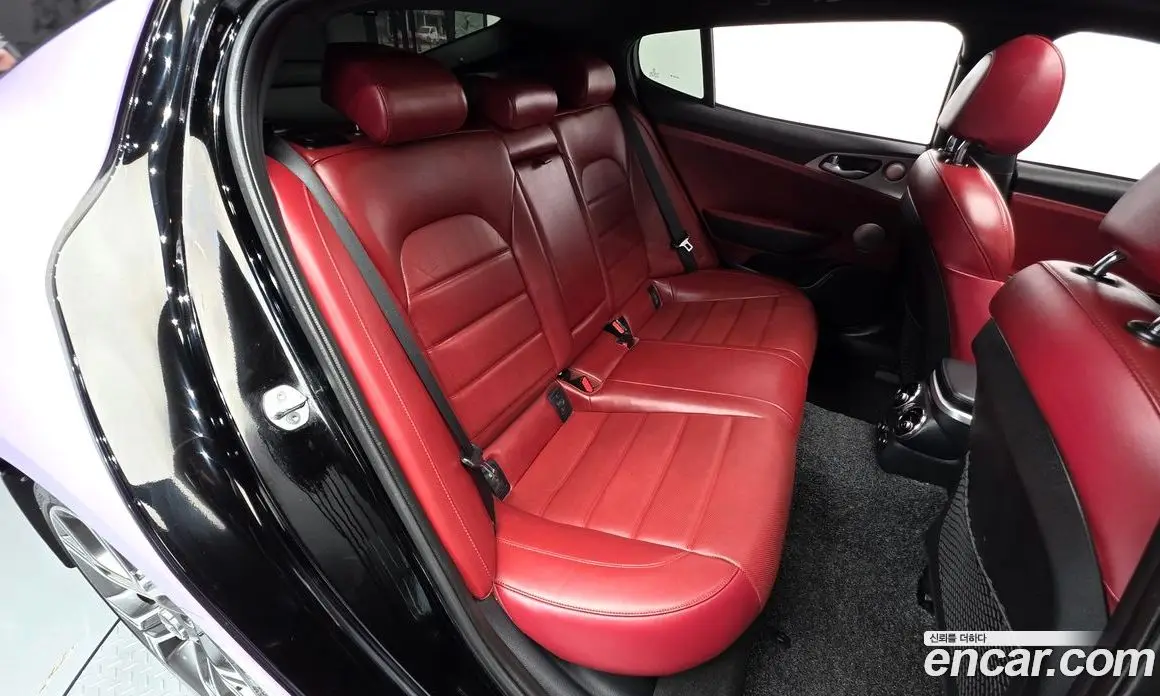 Kia Stinger 2019 3.3 автомат (гидро), фото 16