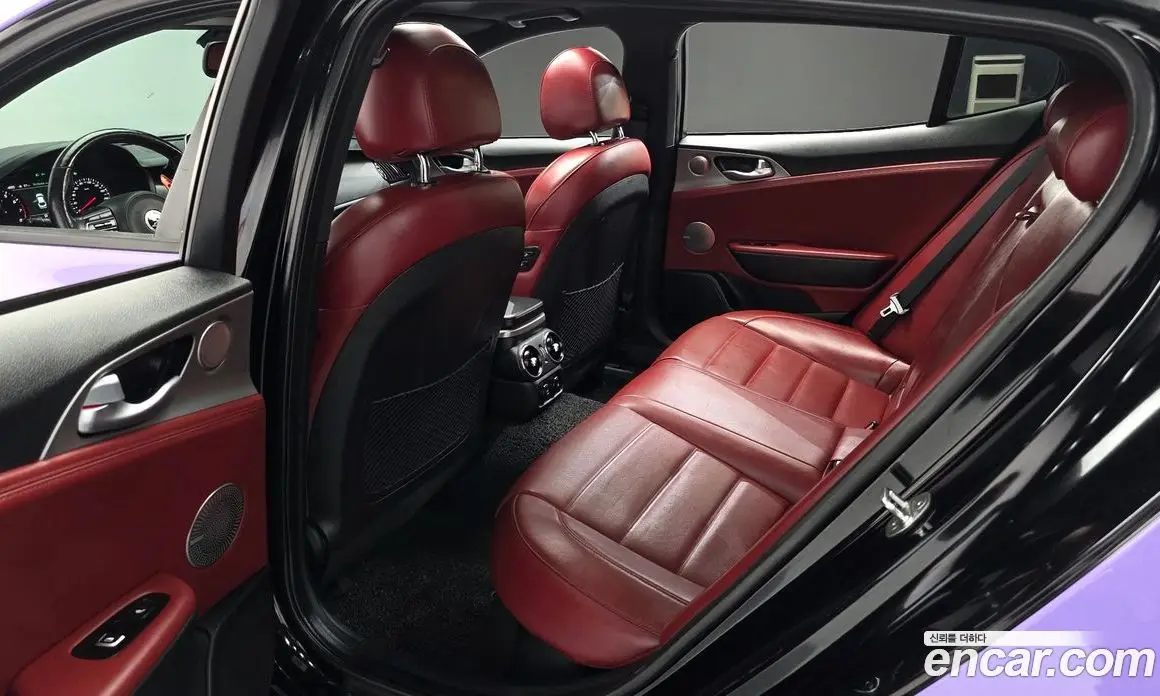 Kia Stinger 2019 3.3 автомат (гидро), фото 18