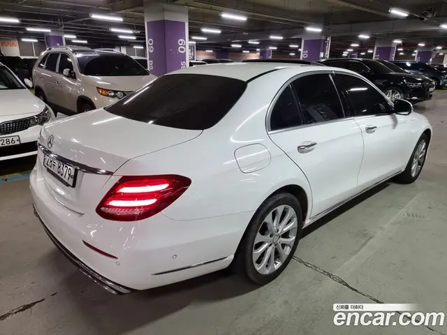 Mercedes-Benz E-Class 2016 1.9 автомат (гидро), миниатюра 2