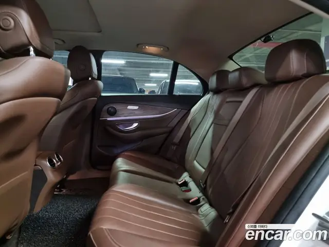Mercedes-Benz E-Class 2016 1.9 автомат (гидро), миниатюра 11