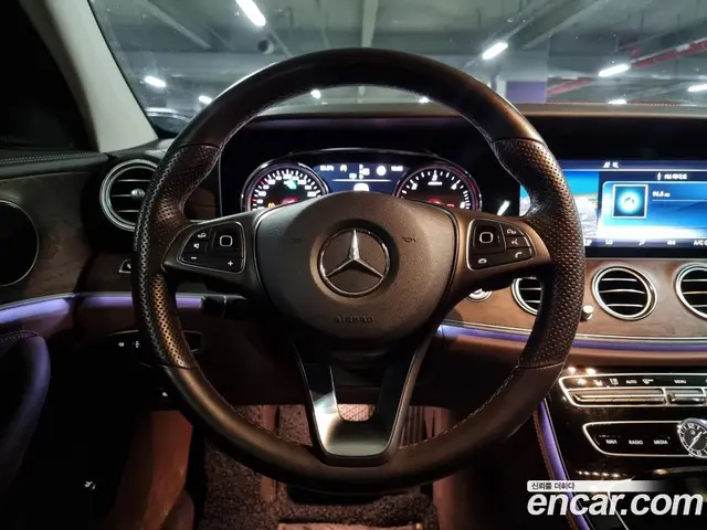 Mercedes-Benz E-Class 2016 1.9 автомат (гидро), миниатюра 5