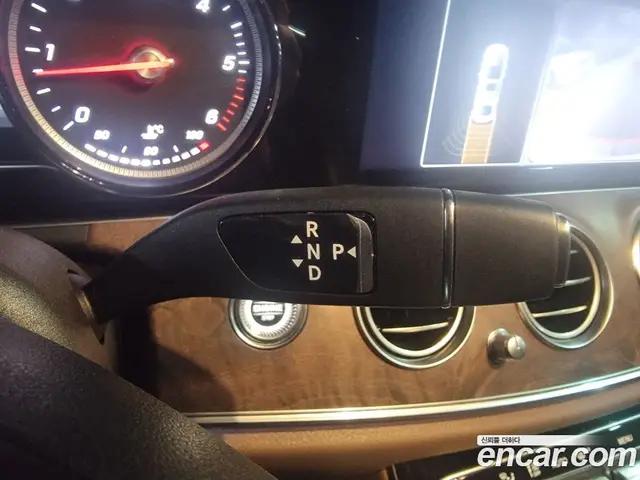 Mercedes-Benz E-Class 2016 1.9 автомат (гидро), миниатюра 9