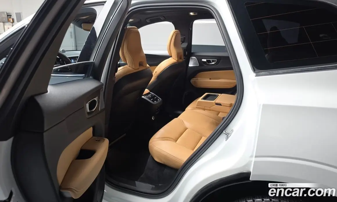 Volvo XC60 2019 2.0 автомат (гидро), фото 11