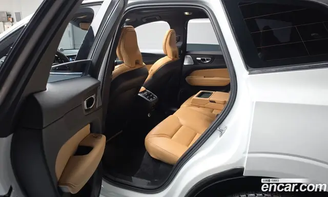 Volvo XC60 2019 2.0 автомат (гидро), миниатюра 11