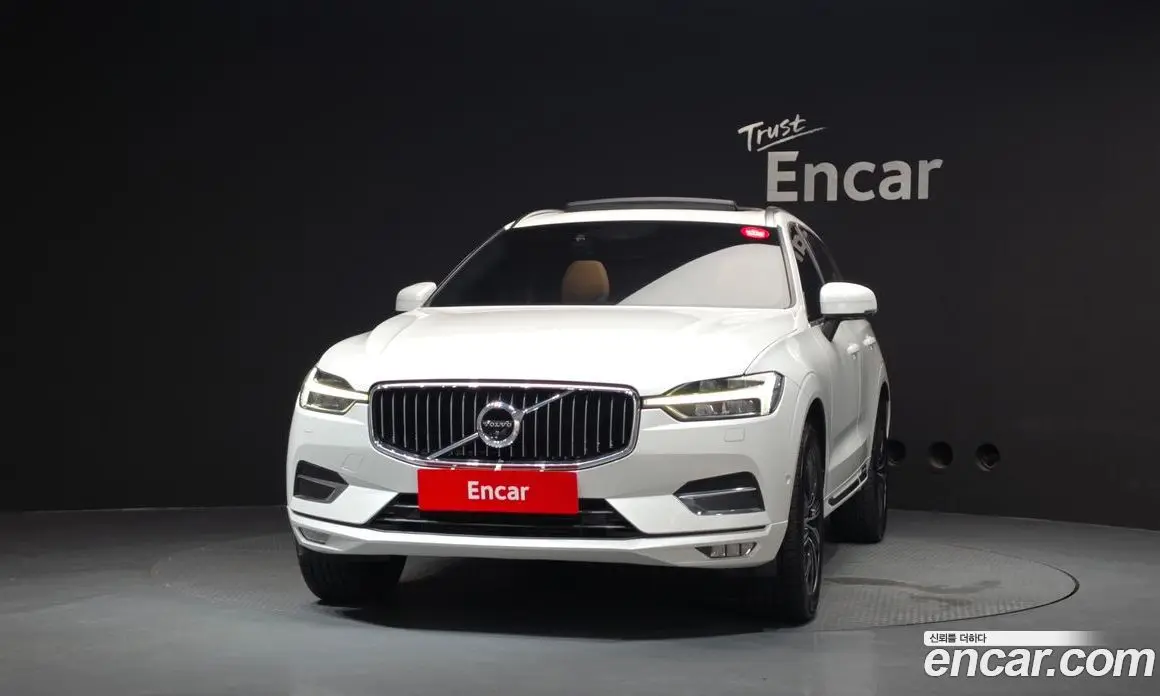 Volvo XC60 2019 2.0 автомат (гидро), фото 3